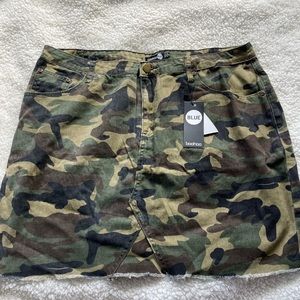 Plus Camo denim skirt